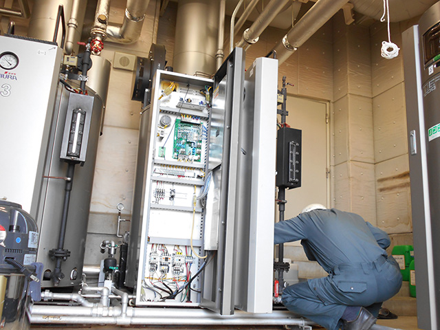 ボイラー点検の様子