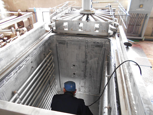 第1種圧力容器の検査風景