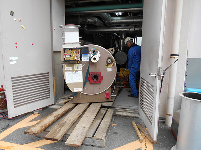 ボイラー撤去の様子